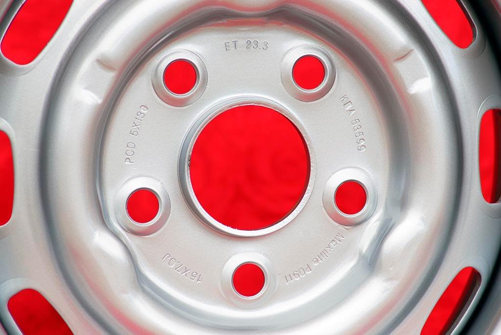1 pc. jante Volkswagen Porsche OE steel 5.5x15 ET2 LesAnciennes.com
