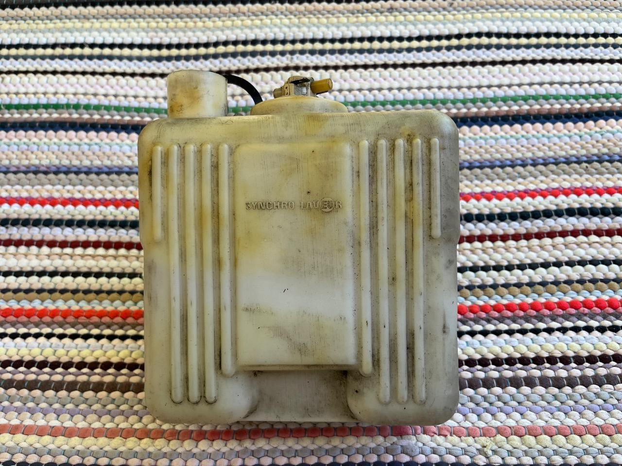 Lave glaces complet pour CITROEN DS. LesAnciennes.com