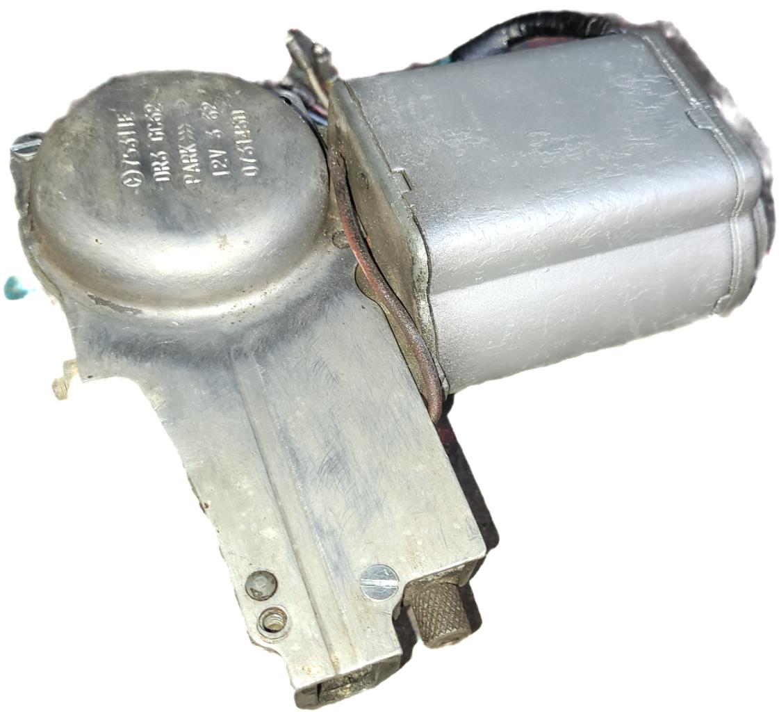 MOTEUR D ESSUIS GLACE TRIUMPH TR5 TR250 LesAnciennes.com