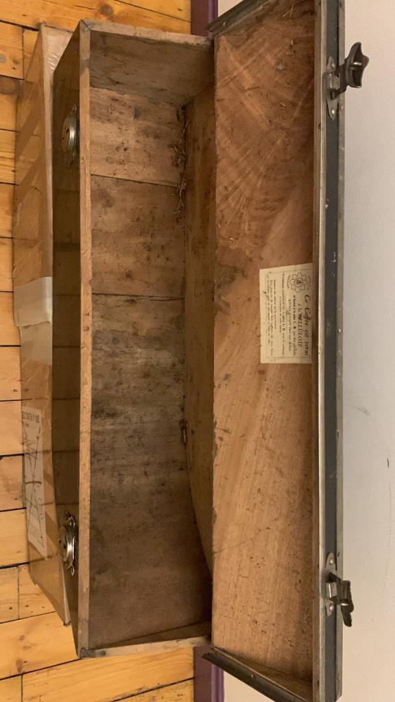 Coffre marche pied LesAnciennes.com