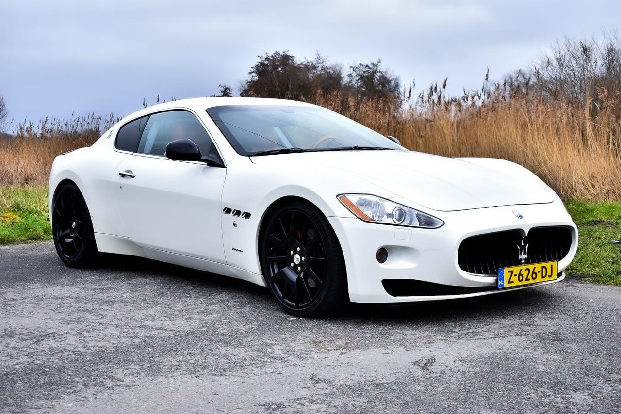 2008 Maserati GranTurismo Coupe 4,2L V8 LesAnciennes.com