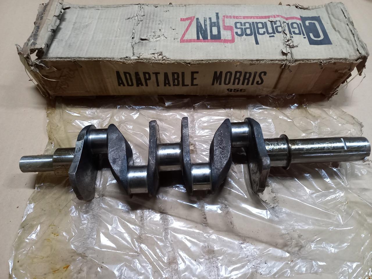 VILEBREQUIN AUTHI AUSTIN MORRIS MINI 850 LesAnciennes.com