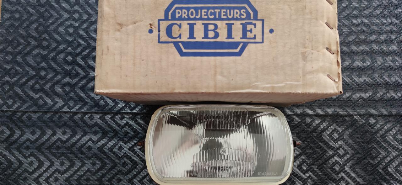 Phare cibié CITROEN Ami 6 LesAnciennes.com