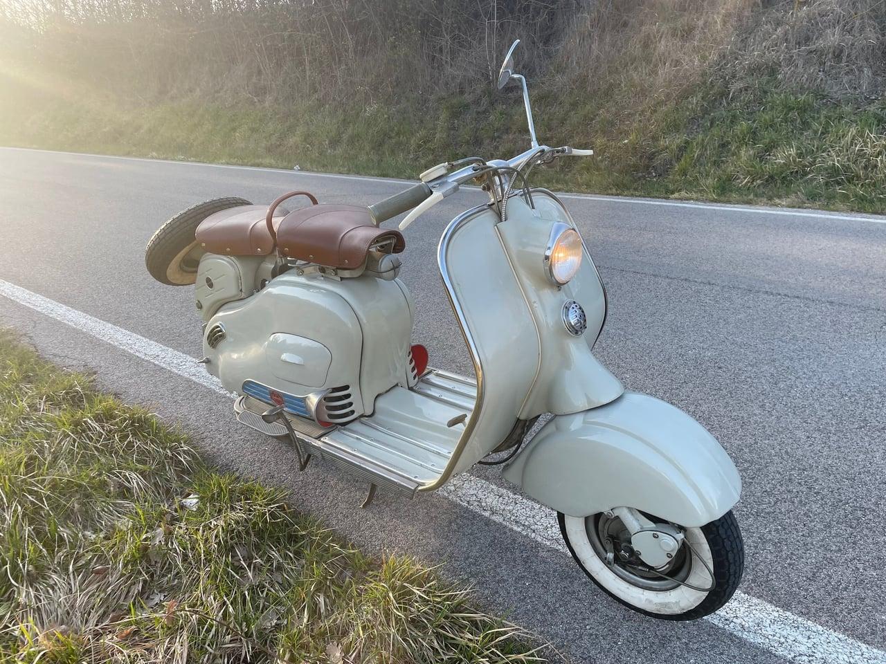 1954 Lambretta 125 LD LesAnciennes.com