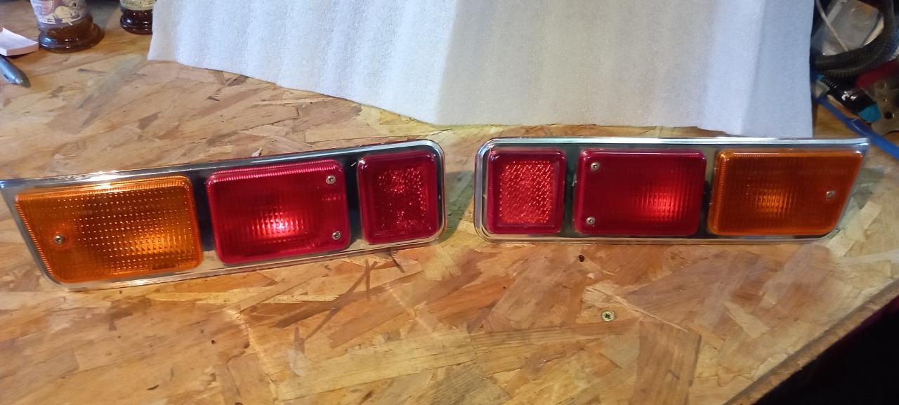 Feux RENAULT 10 (R10) LesAnciennes.com