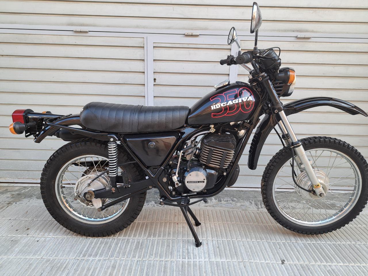 CAGIVA HD 350 SXT - 1980 LesAnciennes.com