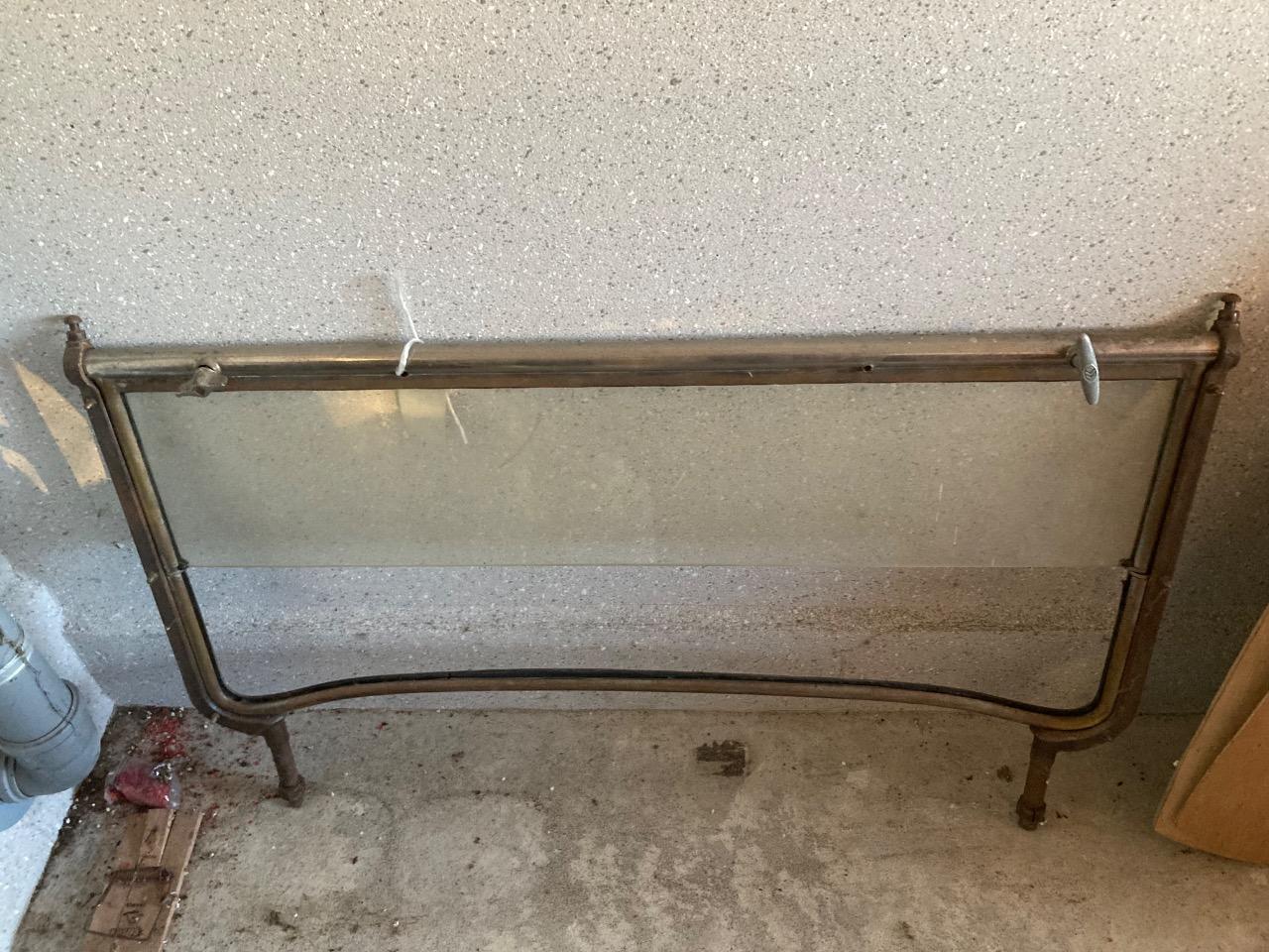 Pare brise CITROEN B12 LesAnciennes.com