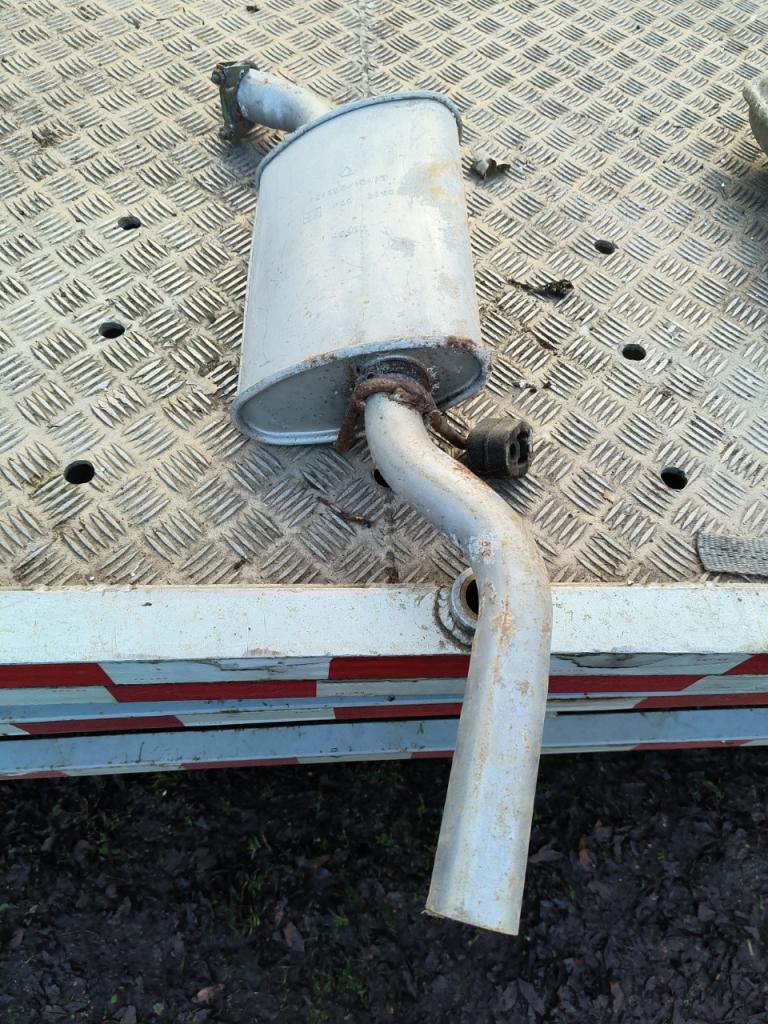 Pièces PEUGEOT 309 silencieux LesAnciennes.com