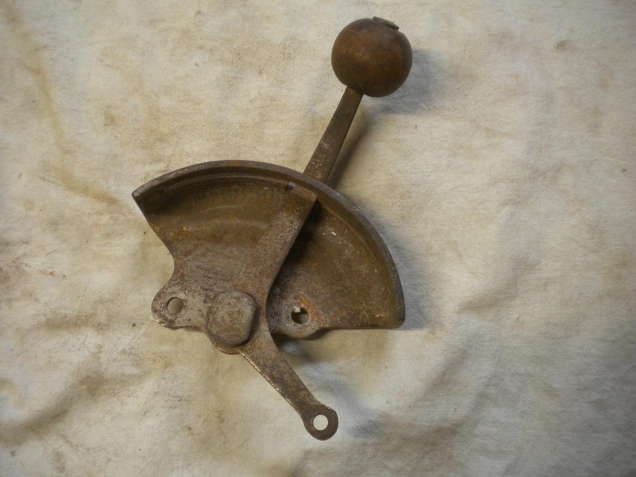 Pièces COMMANDE DE VITESSES au réservoir moto LesAnciennes.com