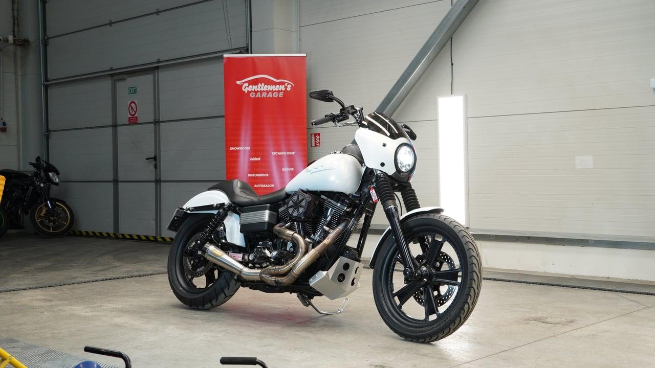 2009 Harley-Davidson Dyna FXDB Street Bob Roland S LesAnciennes.com