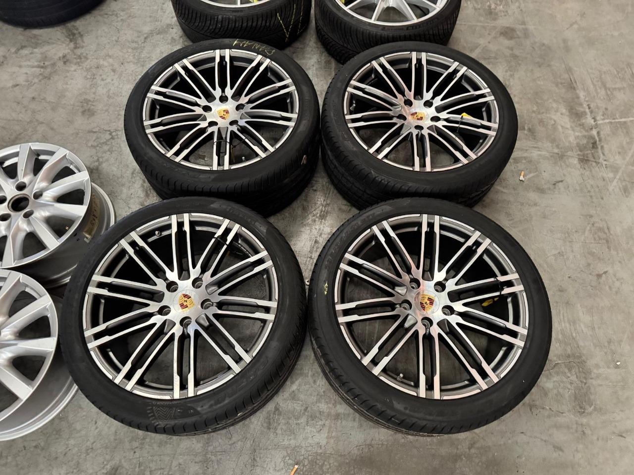 Jantes PORSCHE Panamera LesAnciennes.com