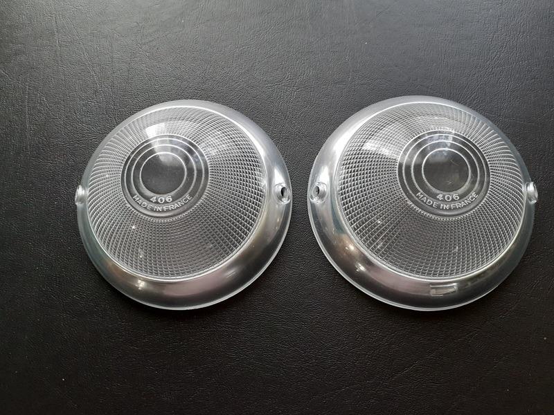 Cabochons de feu PEUGEOT 403 LesAnciennes.com