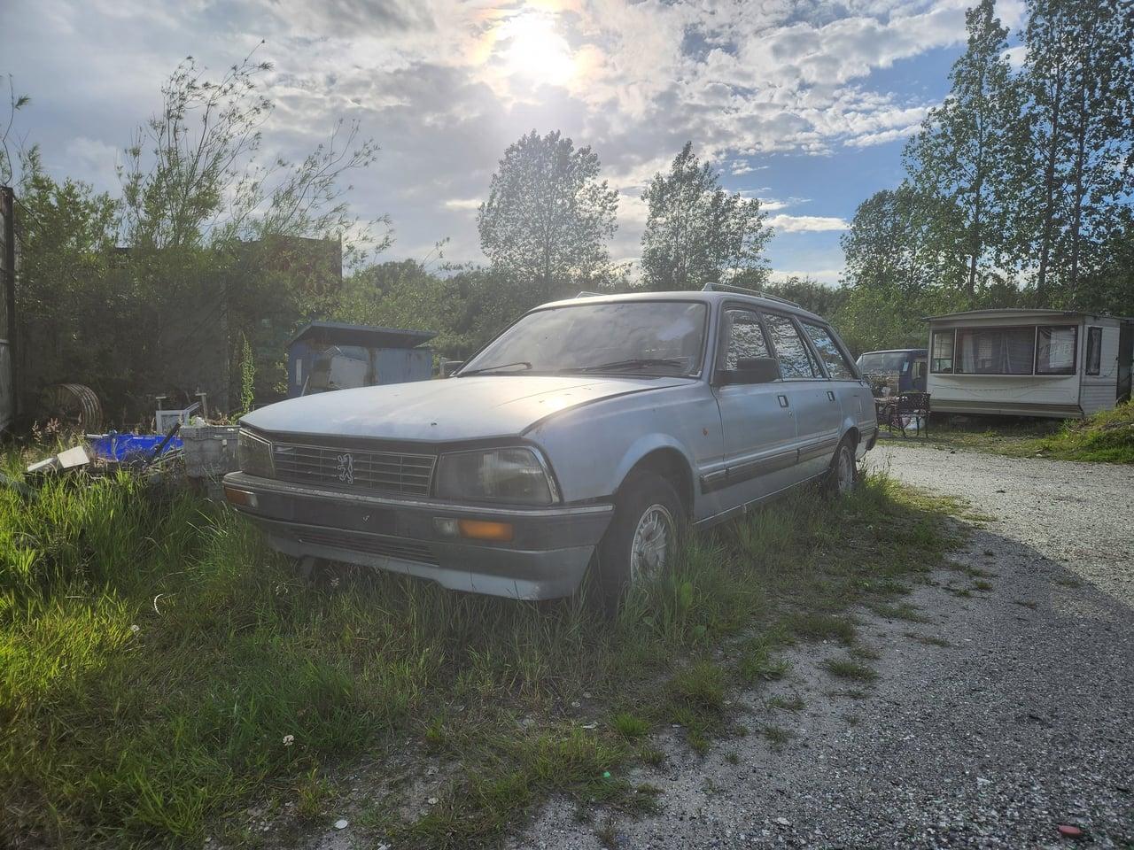 1988 Peugeot 505 Estate LesAnciennes.com