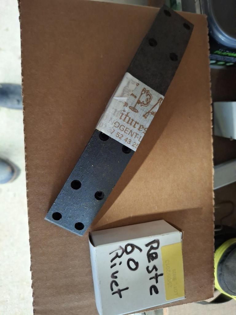 Garniture CITROEN Traction 11 cv LesAnciennes.com