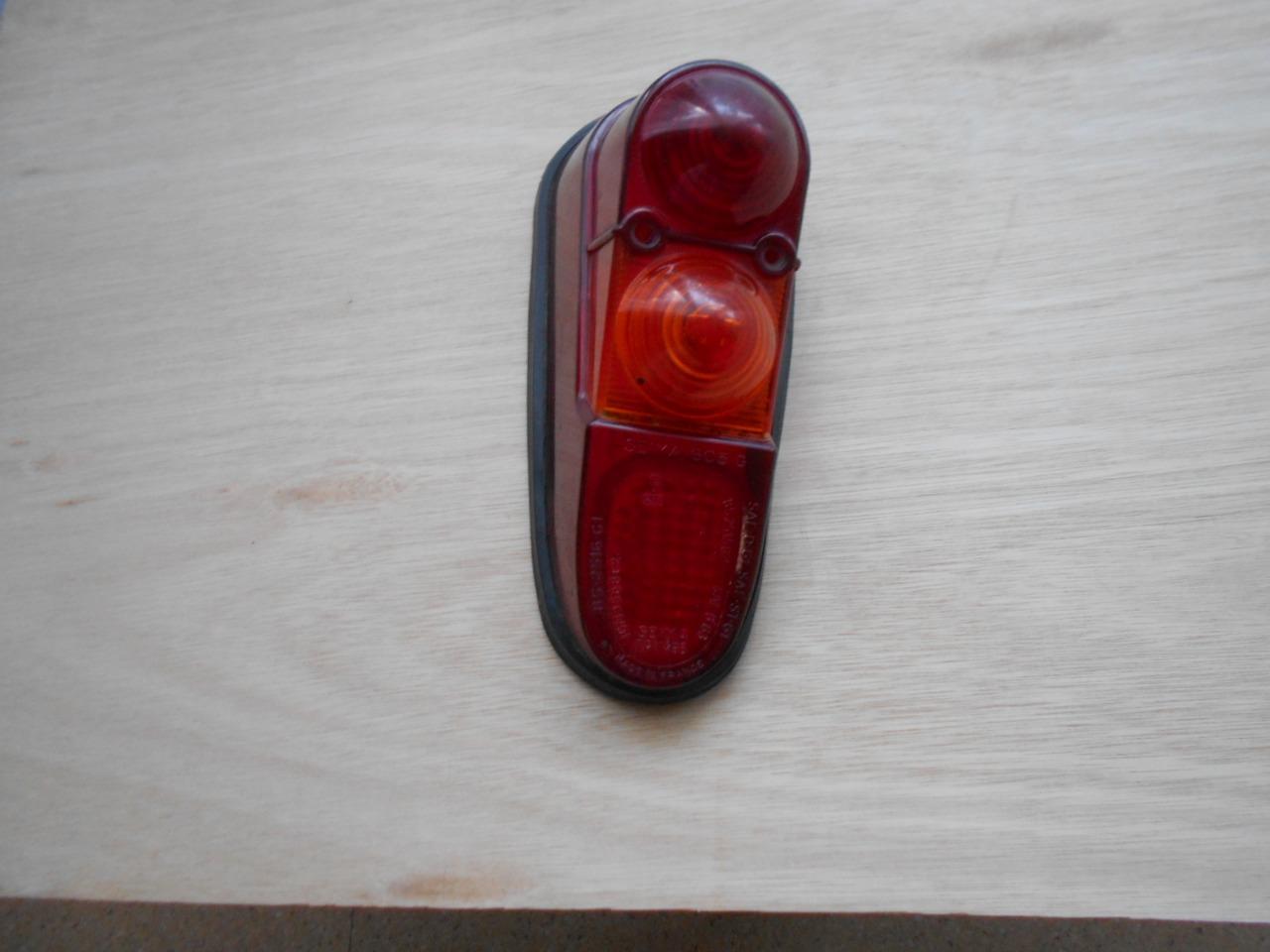 Feux arrière Gauche SEIMA RENAULT 4 (R4) LesAnciennes.com