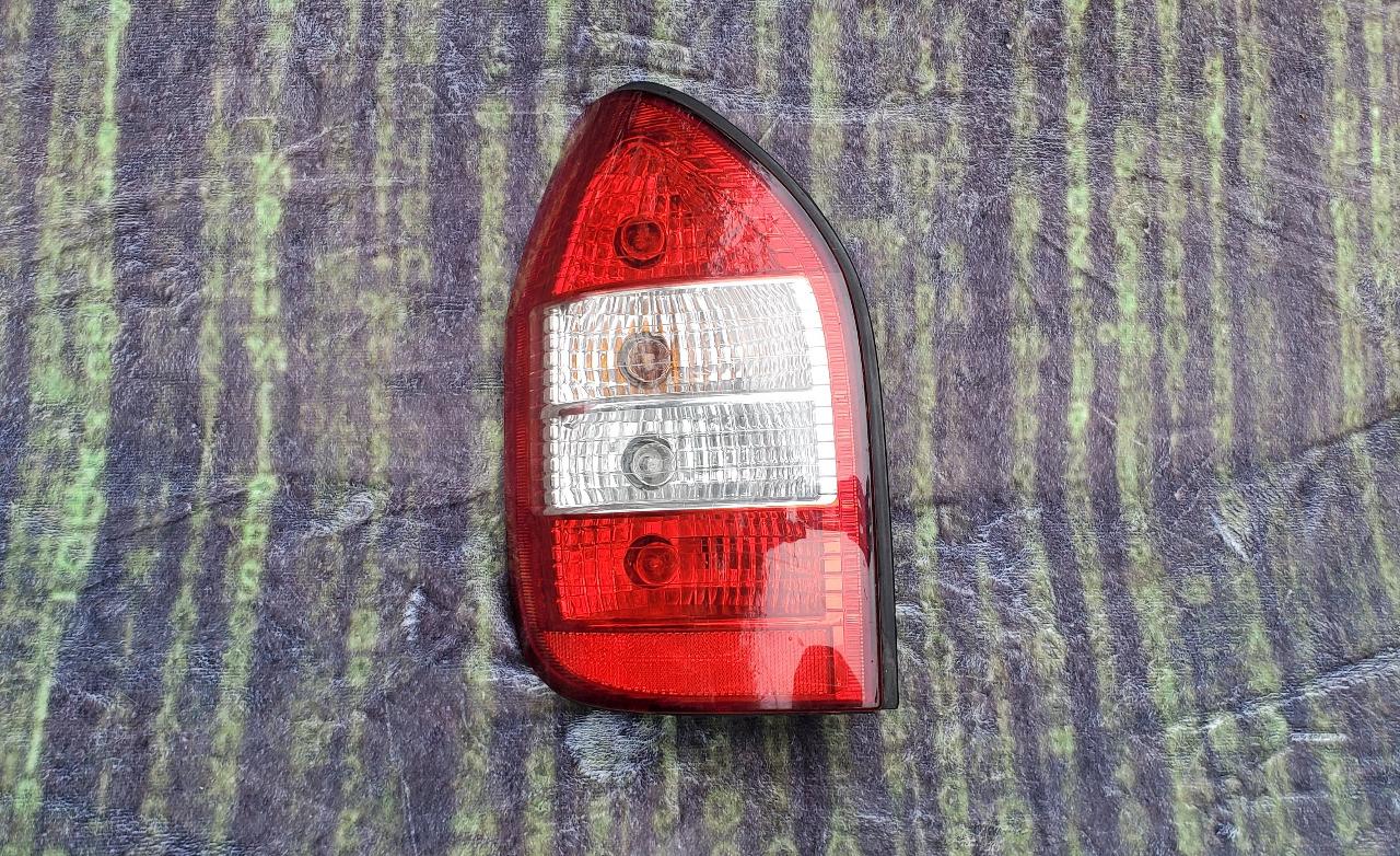 Feu arrière gauche OPEL ZAFIRA A excellent état LesAnciennes.com