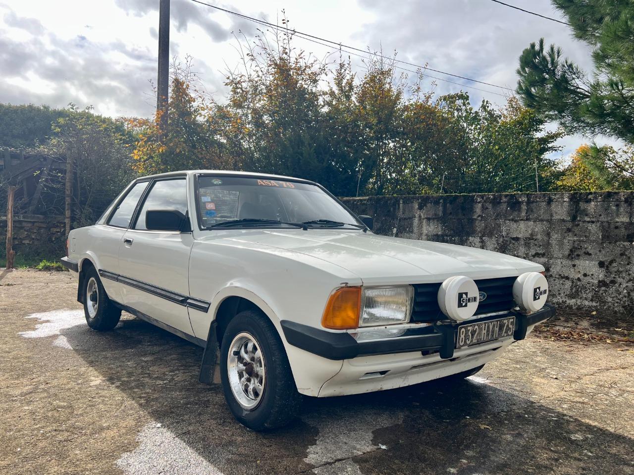 FORD Taunus 1600 GLS (coach) - 1981 LesAnciennes.com