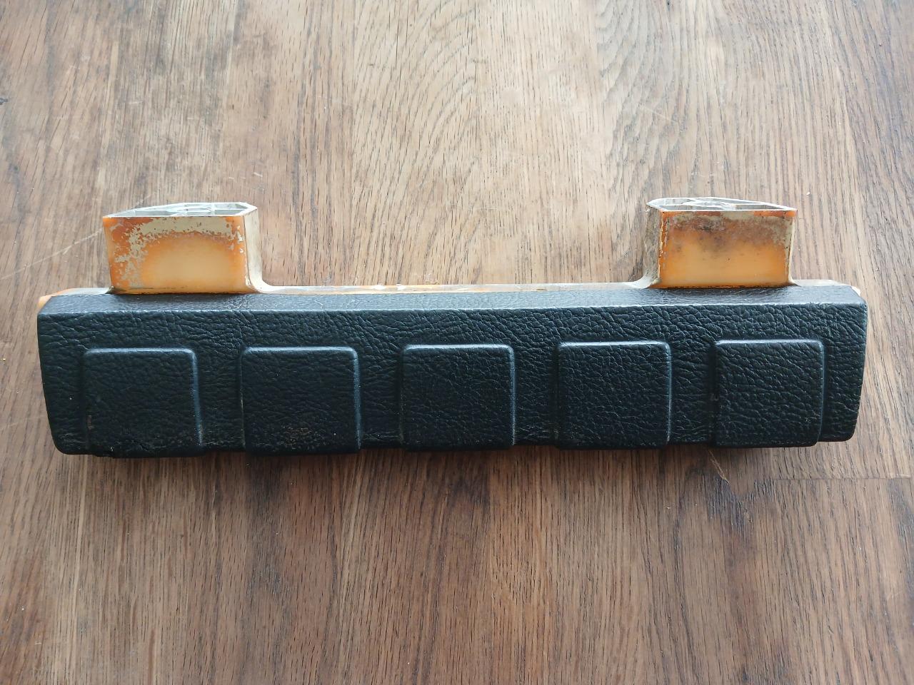 Accoudoir SIMCA 1100 LesAnciennes.com