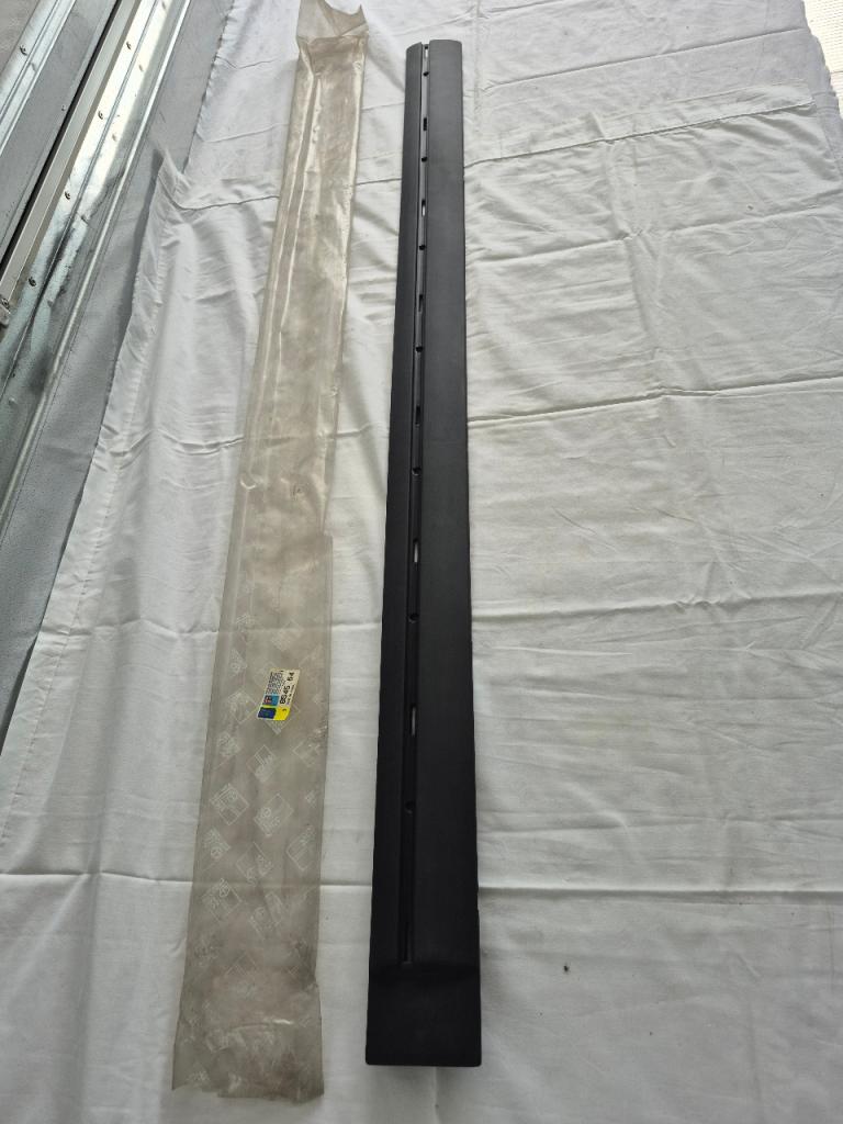 Protecteur Porte AVG PEUGEOT 106 LesAnciennes.com
