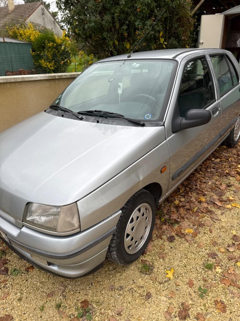 RENAULT Clio 1.4l RT alizé - 1994 LesAnciennes.com