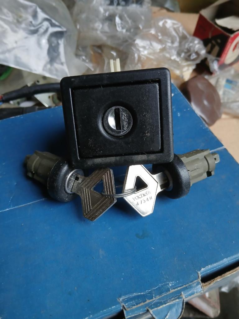 SerruresRENAULT 11 (R11) LesAnciennes.com