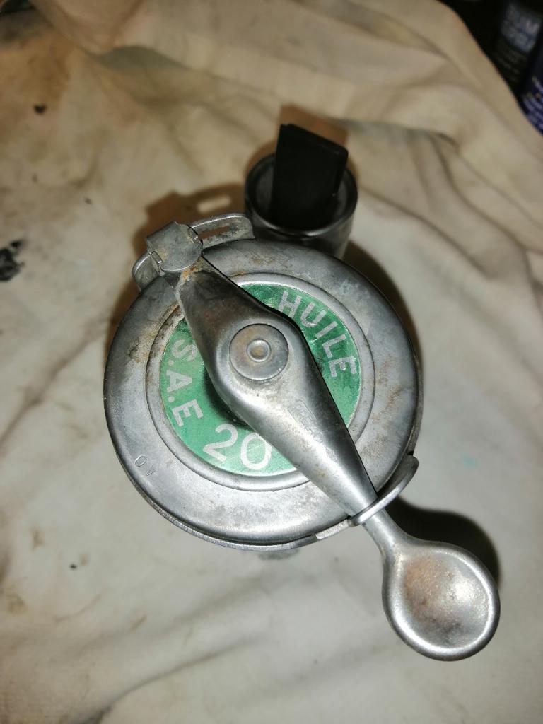 Goulotte CITROEN 2CV LesAnciennes.com