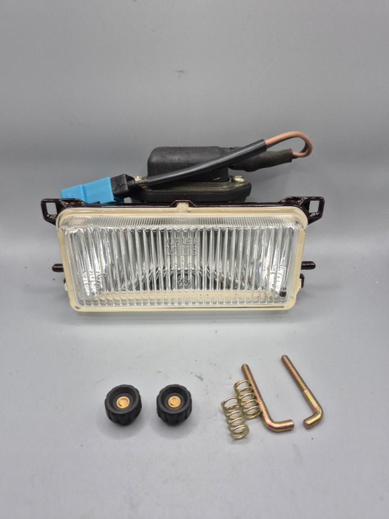 Projecteur Anti Brouillard Peugeot 306 Ph1 LesAnciennes.com