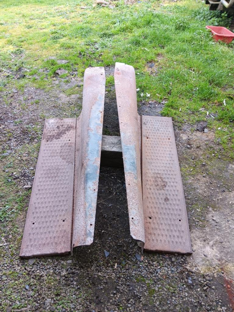 Marches pieds FORD T 1926/1927 LesAnciennes.com