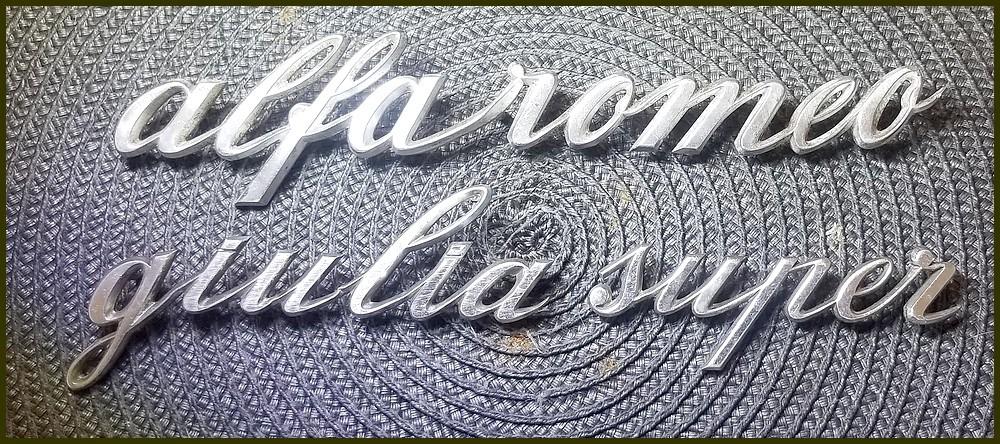 Lettrage malle arrière ALFA ROMEO Giulia Super 105 LesAnciennes.com