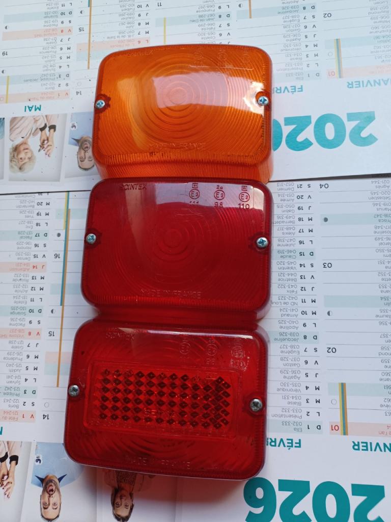 3 CABOCHONS DE FEUX AR SAVIEM SC 10 AUTOBUS LesAnciennes.com