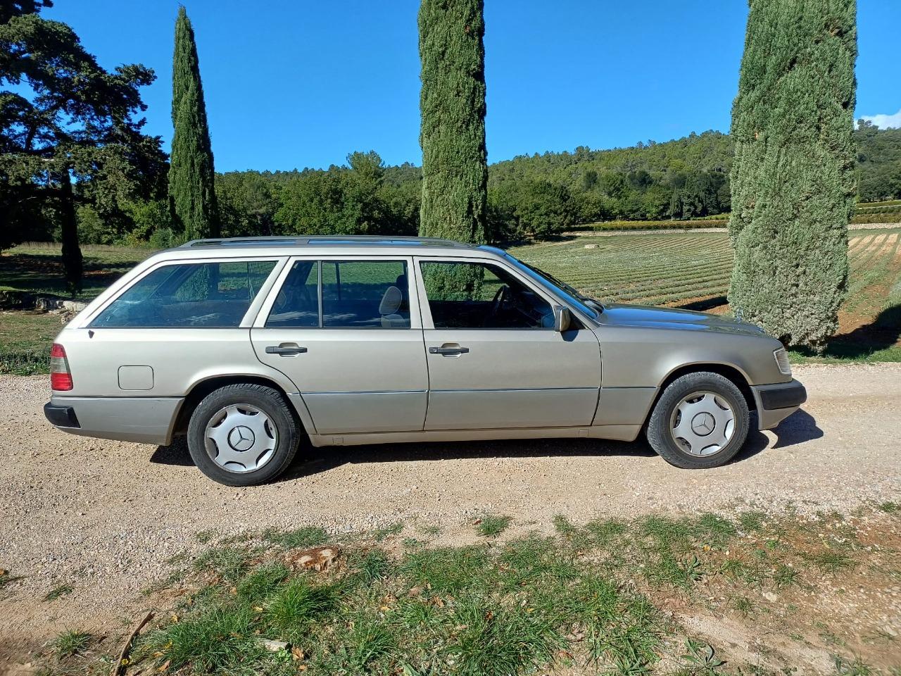 MERCEDES 230 W124 TE - 1989 LesAnciennes.com