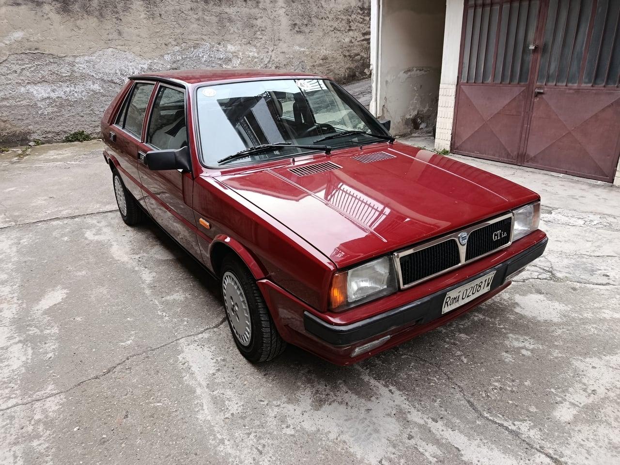 1989 Lancia Delta GT ie 1600 LesAnciennes.com