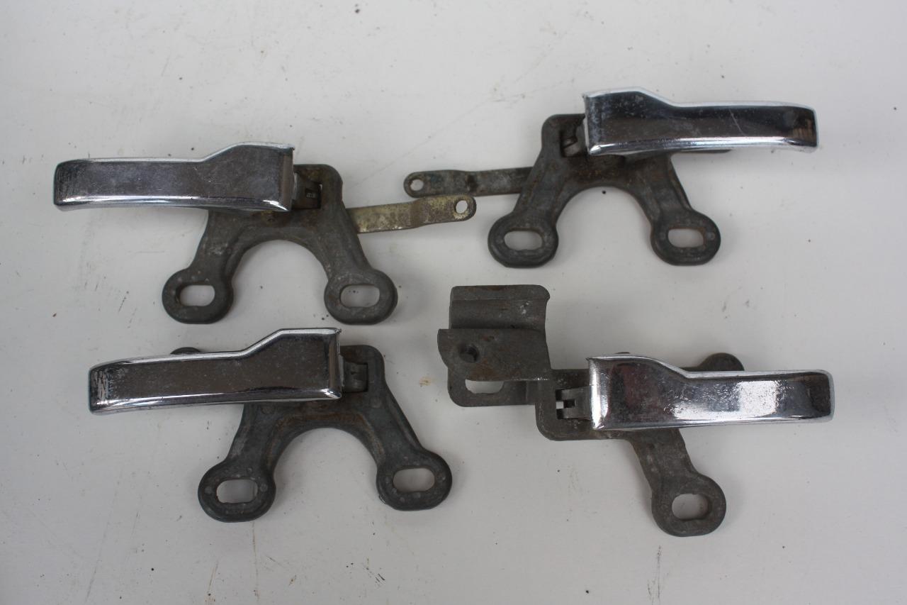 Lot de 4 poignées de porte Mercedes W108 W109 W111 LesAnciennes.com