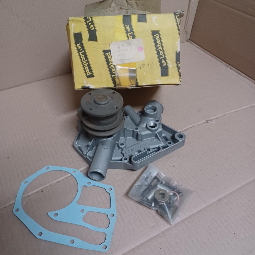 Pompe à eau Renault R5 1.0 R1222 LesAnciennes.com