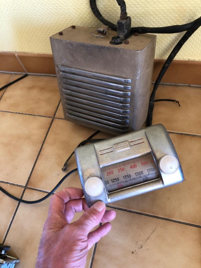 Autoradio RENAULT 4CV LesAnciennes.com