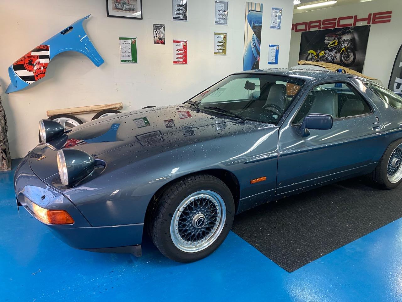 PORSCHE 928 S4 - 1987 LesAnciennes.com