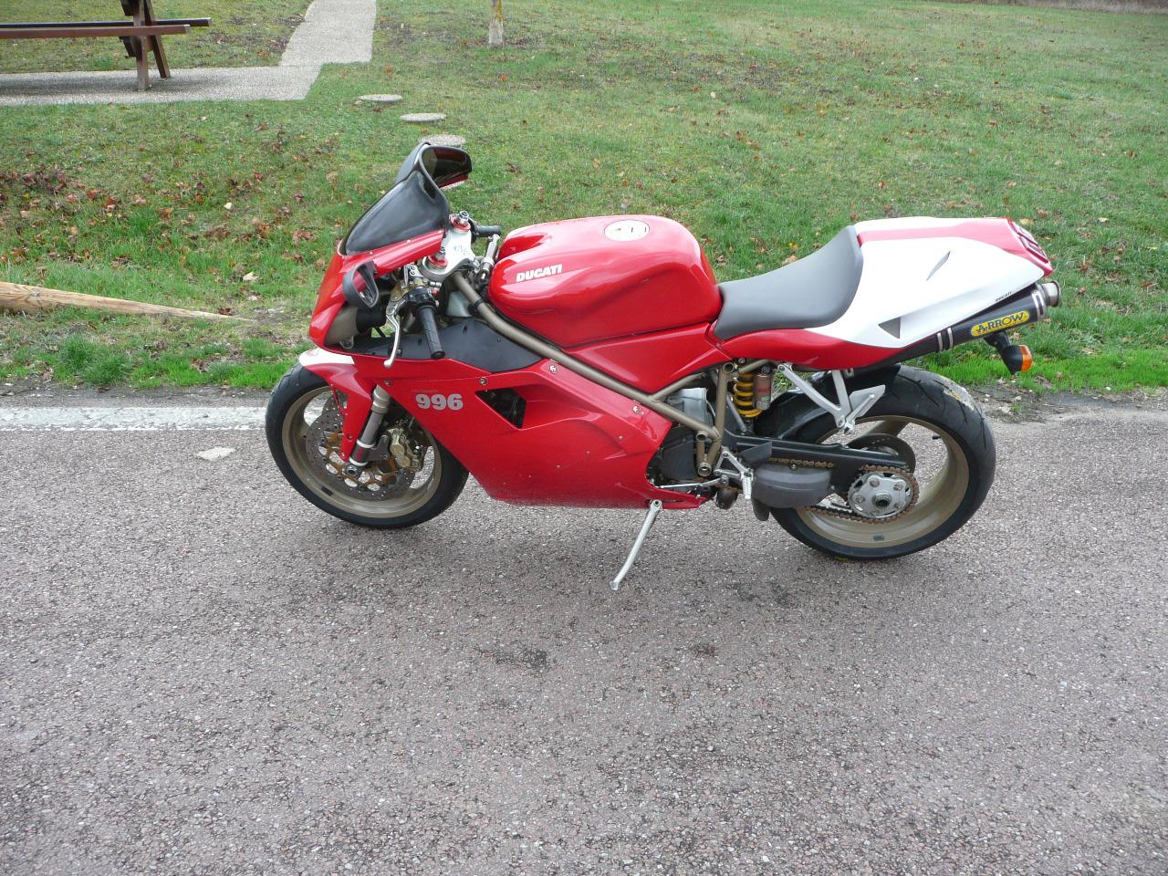 DUCATI 996 biposto - 1999 LesAnciennes.com