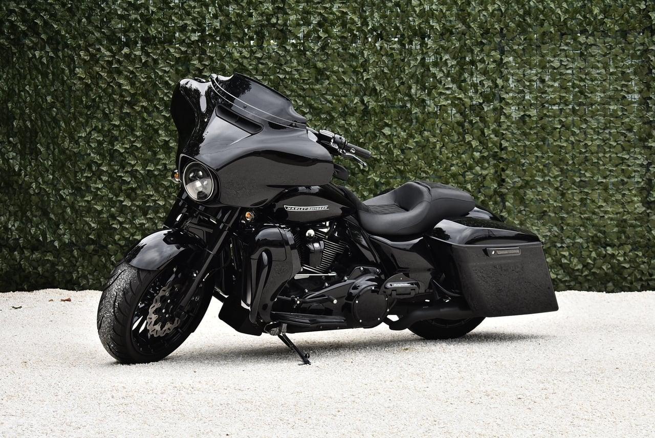 2018 Harley Davidson Street Glide FLXHS Motorcycle LesAnciennes.com
