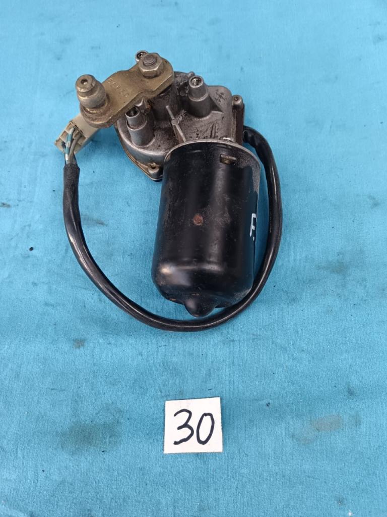 Moteur d'essuie-glace Ferrari 208 et 328 LesAnciennes.com