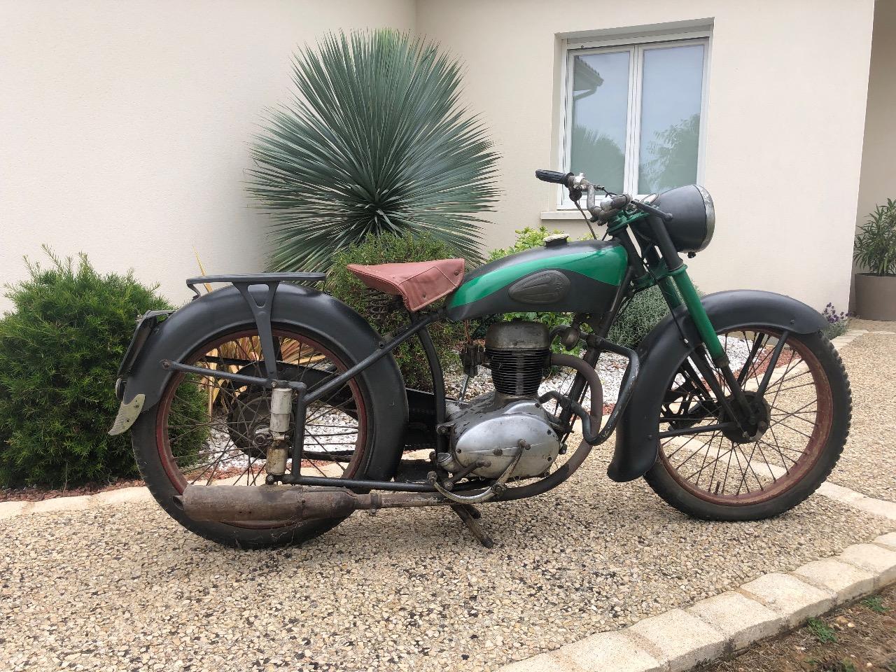 MOTOBECANE 125 Z54C - 1954 LesAnciennes.com