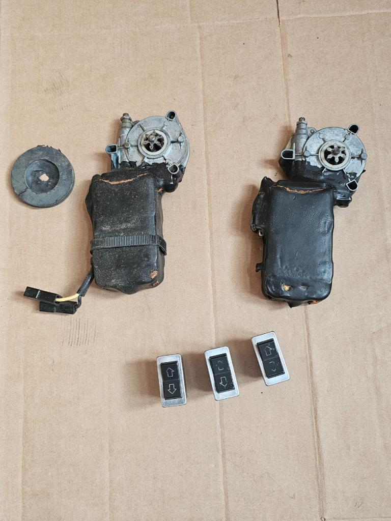 Moteur et bouton leve vitre CITROEN CX LesAnciennes.com