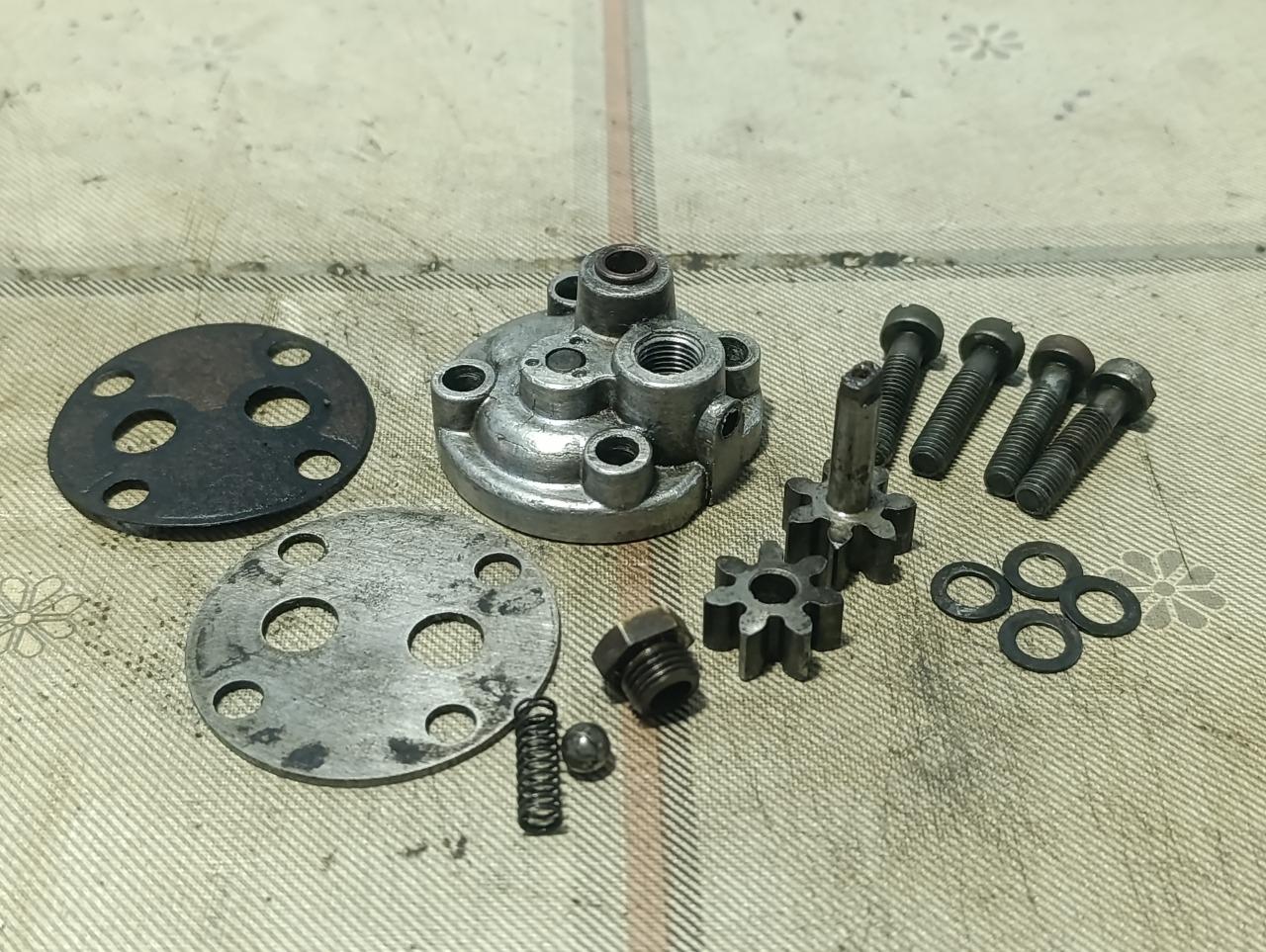 Pompe à huile DUCATI 125 160 175 200 250 LesAnciennes.com