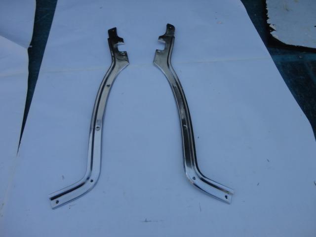 Moulures de porte arrière Maserati Quattroporte s1 LesAnciennes.com