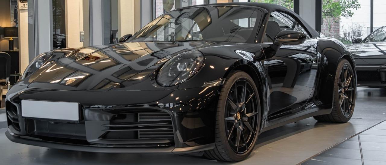 PORSCHE 911 Porsche 992. LesAnciennes.com