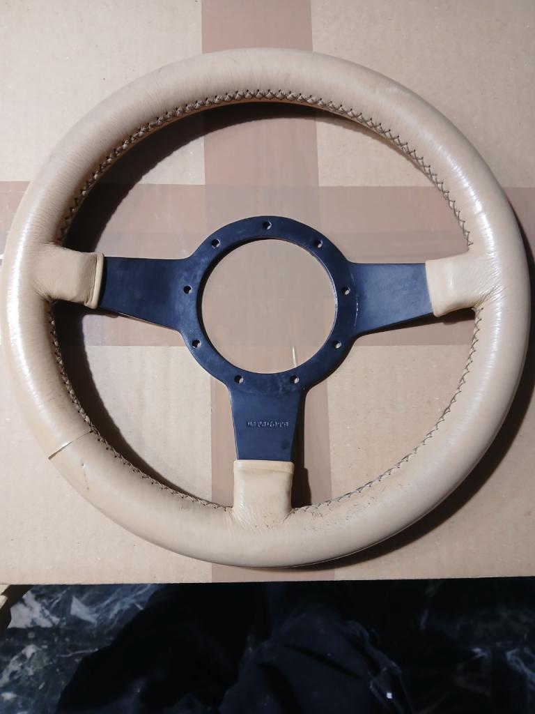 Volant MOTOLITA Cuir Standard LesAnciennes.com