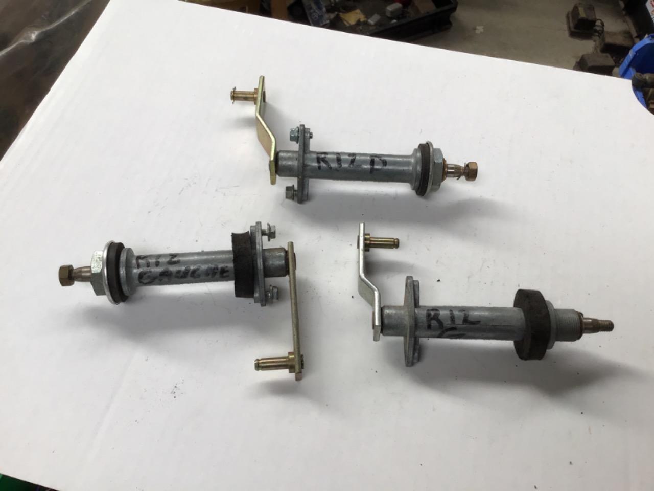 COUSSINETS D’ESSUIE GLACE RENAULT 12 (R12) LesAnciennes.com