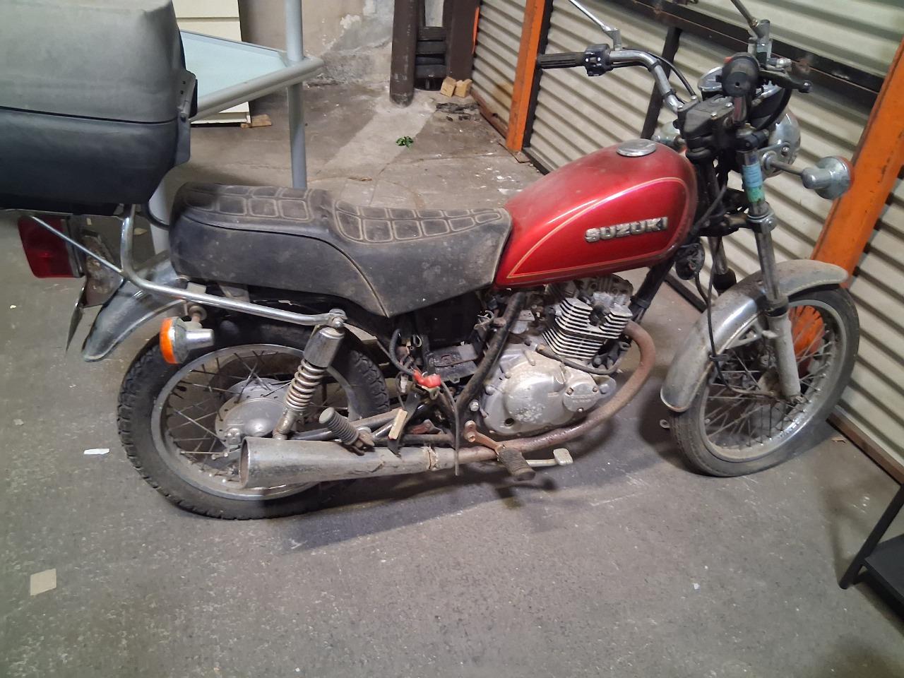 SUZUKI GN 125 - 1994 LesAnciennes.com