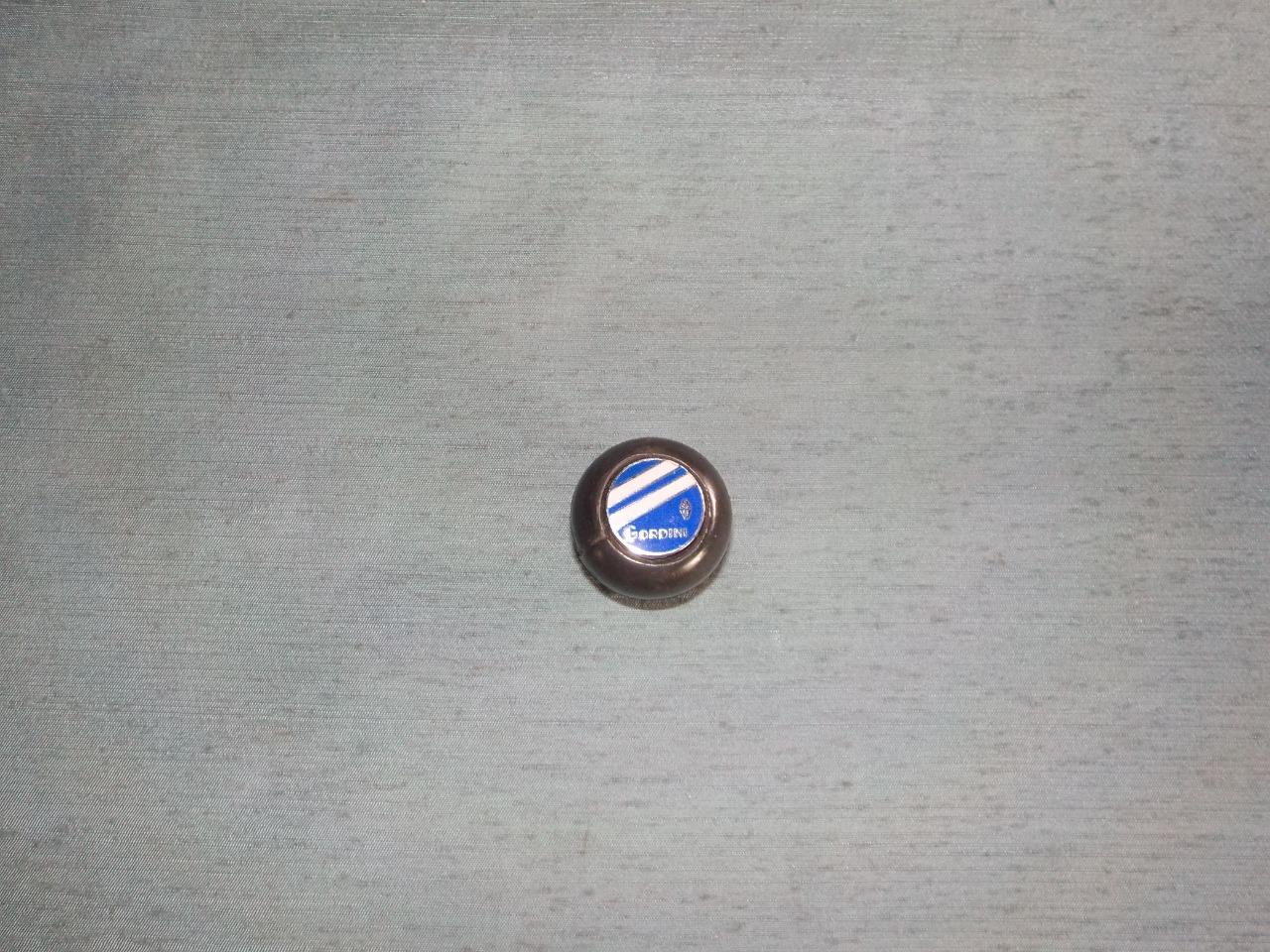 Pommeau de vitesse RENAULT 8 (R8) Gordini LesAnciennes.com