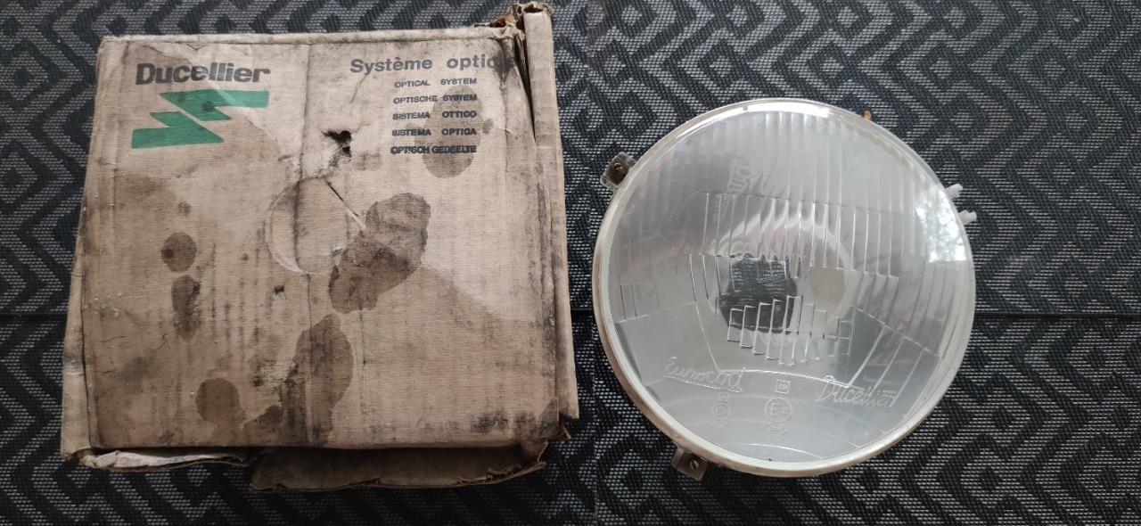 Phare DUCELLIER code européen SIMCA 1100 LesAnciennes.com