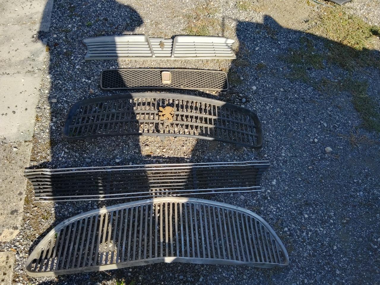 Lot de pièces PEUGEOT R16 LesAnciennes.com